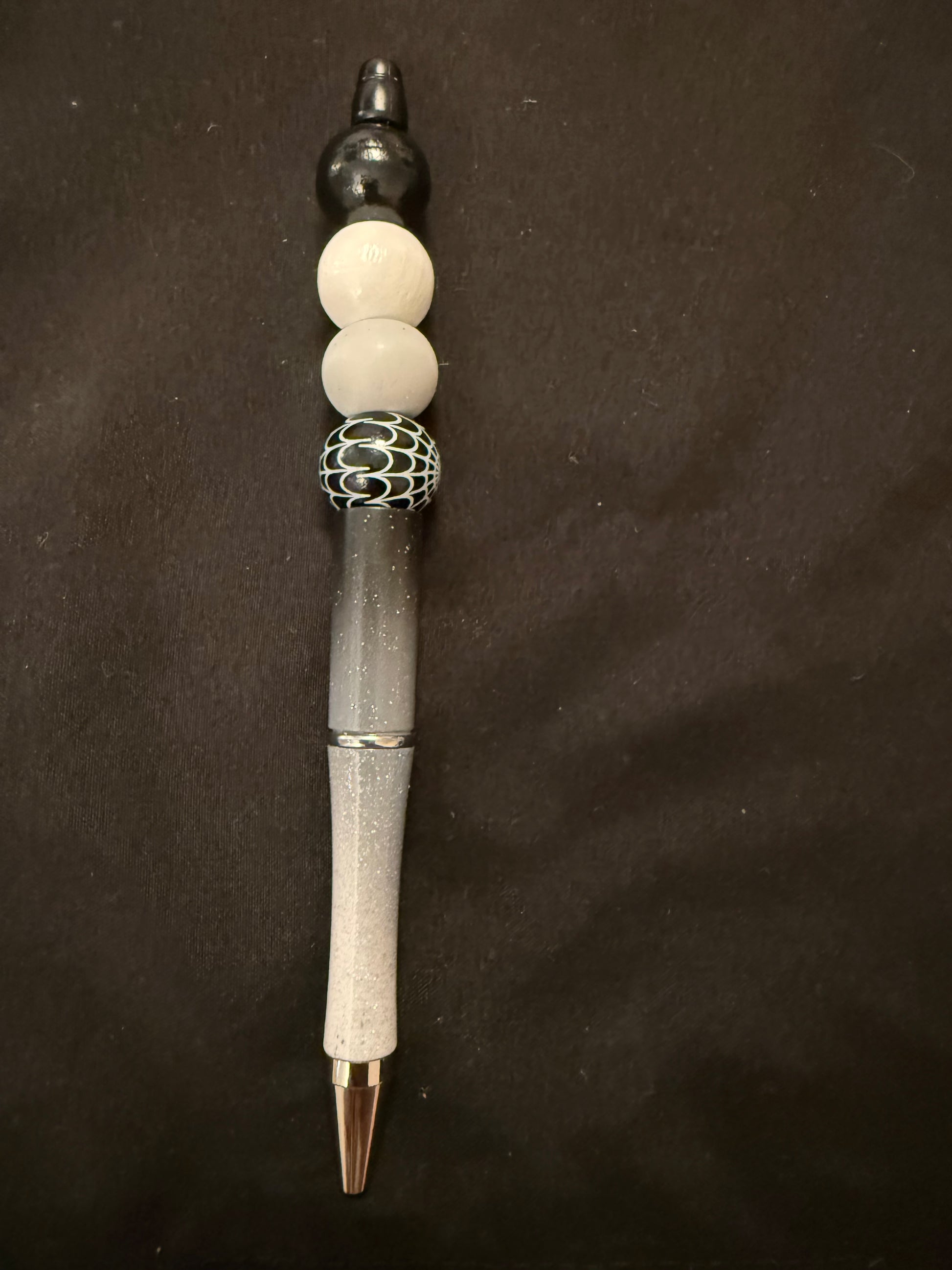 Black & white pens