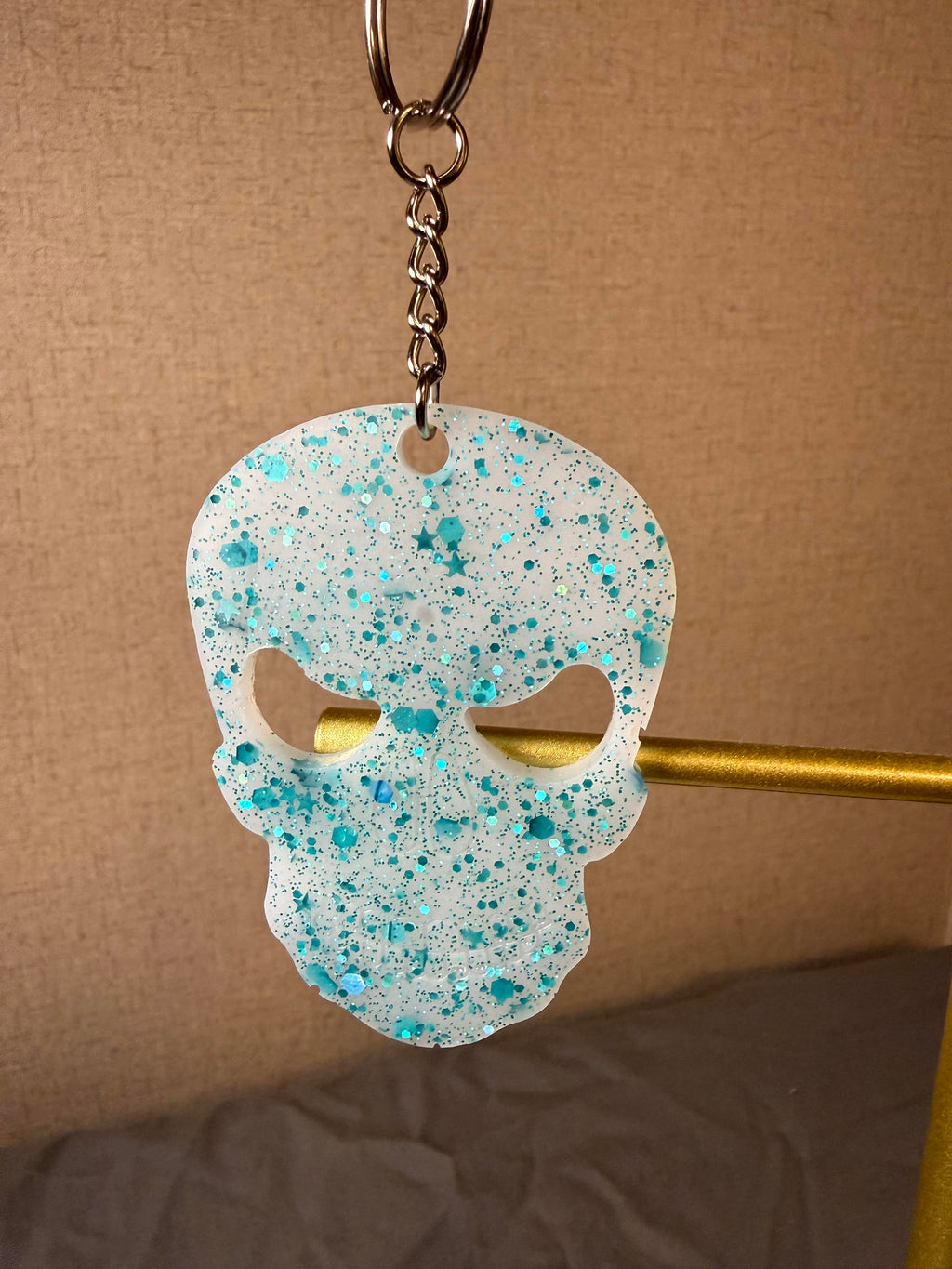 White Skull Keychain W/glitter