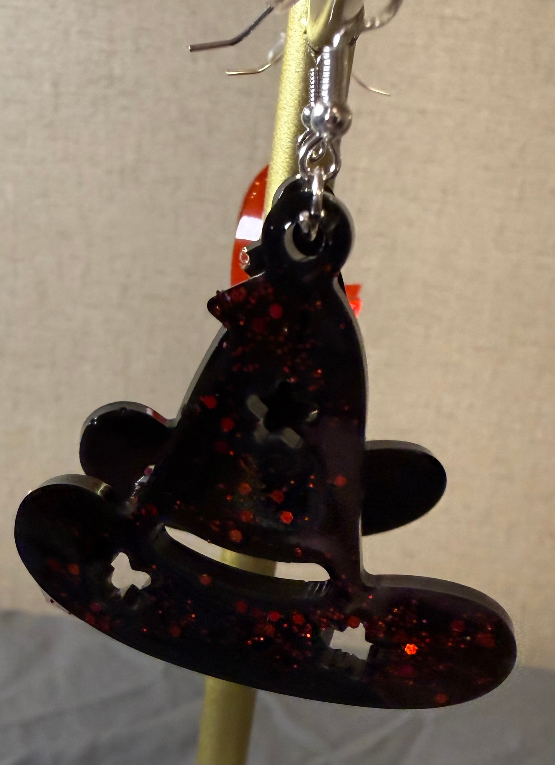 Black witch hat earrings W/glitter